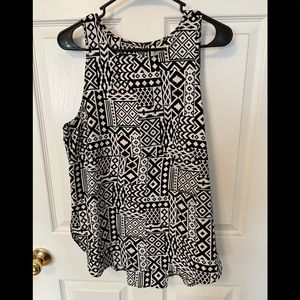 Black and white geometric, sleeveless swing top